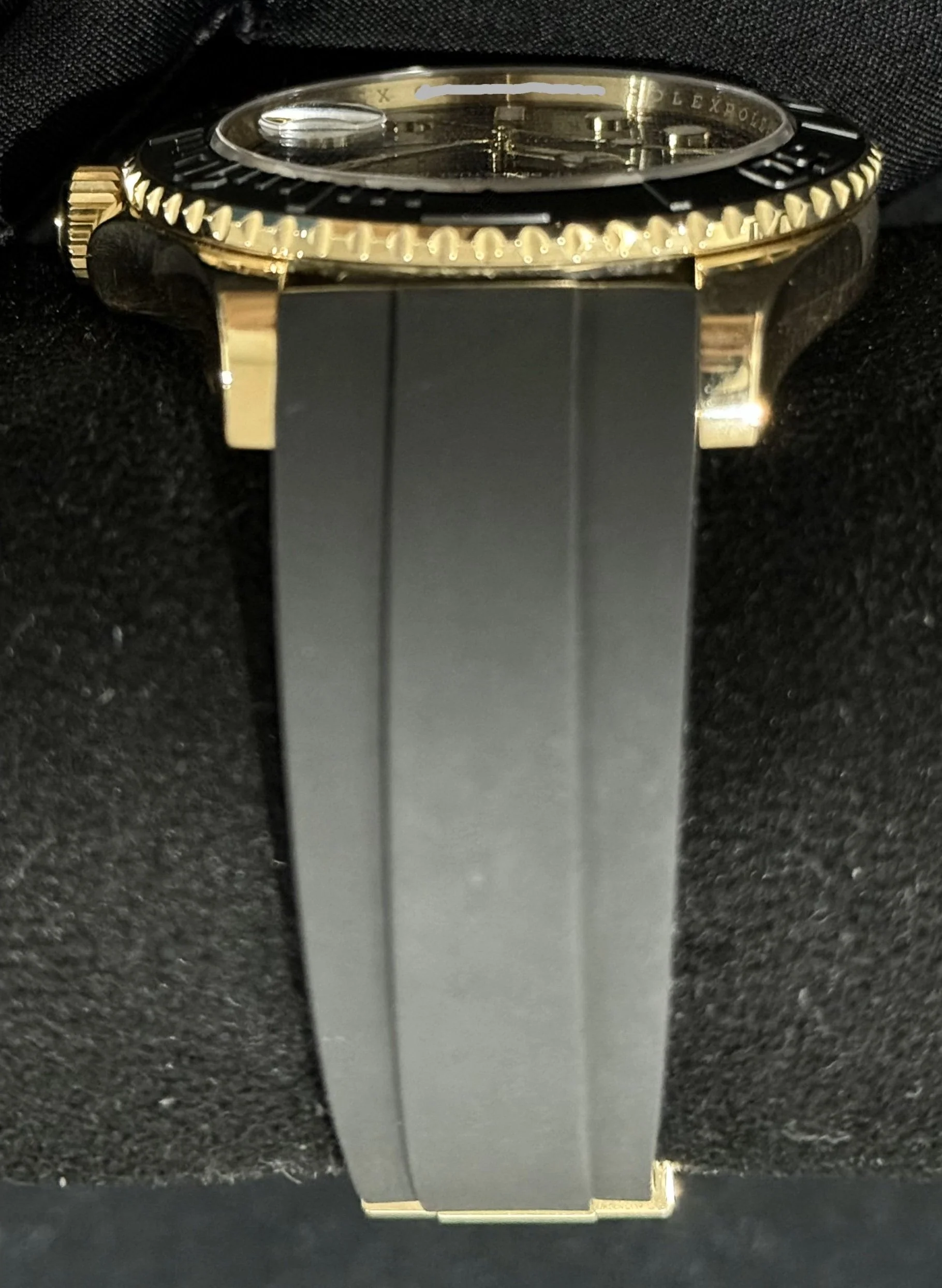 Rolex Yacht-Master 42 Black Dial 18ct Yellow Gold Oysterflex 226658 | 2023 | 42mm - Image 5